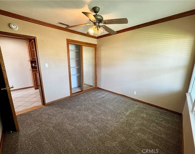 14414 Studebaker - Photo Thumbnail 11