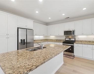 2811 E Kendall - Photo Thumbnail 11