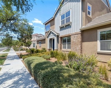 2811 E Kendall - Photo Thumbnail 3