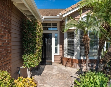 6430 Regents Court - Photo Thumbnail 4