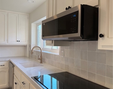 720 Circle Drive - Photo Thumbnail 6