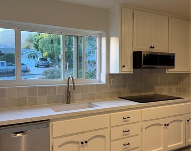 720 Circle Drive - Photo Thumbnail 5