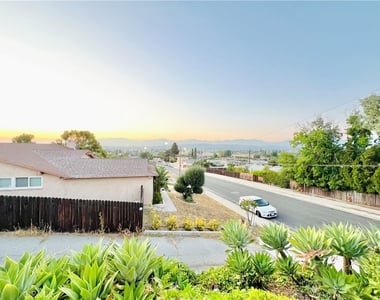 2277 Alexdale Ln - Photo Thumbnail 6