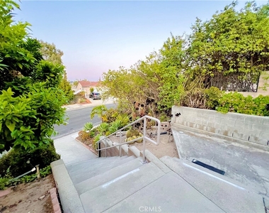 2277 Alexdale Ln - Photo Thumbnail 2