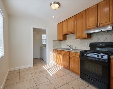 3644 Russell Street - Photo Thumbnail 5