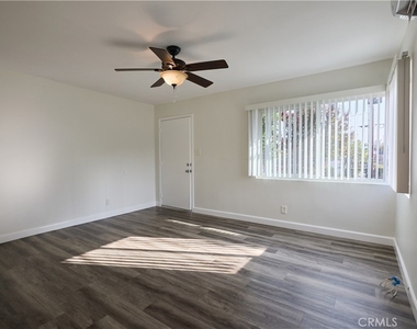 3644 Russell Street - Photo Thumbnail 3