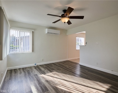 3644 Russell Street - Photo Thumbnail 2