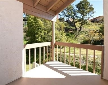 32 Seaview Drive N - Photo Thumbnail 10