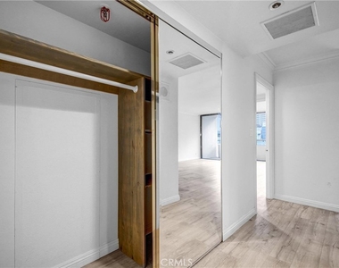 600 W 9th - Photo Thumbnail 16