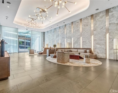 877 Francisco Street - Photo Thumbnail 3