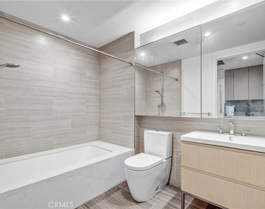877 Francisco Street - Photo Thumbnail 13