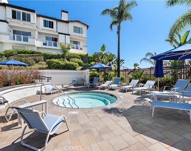30902 Clubhouse Drive - Photo Thumbnail 4