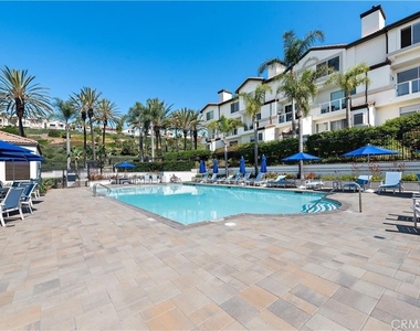 30902 Clubhouse Drive - Photo Thumbnail 7