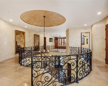 101 Ritz Cove - Photo Thumbnail 15