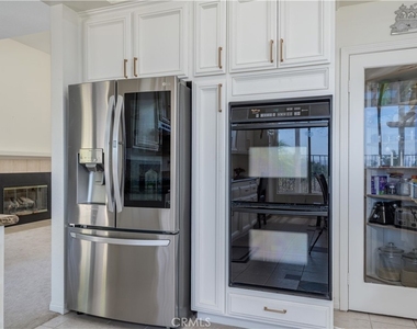 1011 S Mountcrest Court - Photo Thumbnail 9