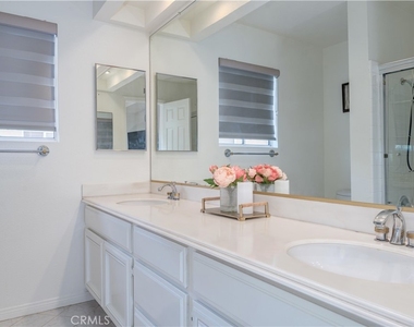 1011 S Mountcrest Court - Photo Thumbnail 32