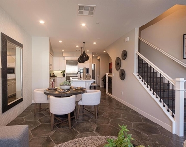 1109 Hibiscus Way - Photo Thumbnail 2