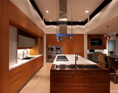 2495 Riviera - Photo Thumbnail 18