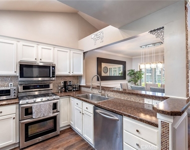 6716 Clybourn Avenue - Photo Thumbnail 2