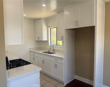 600 E Acacia Avenue - Photo Thumbnail 3
