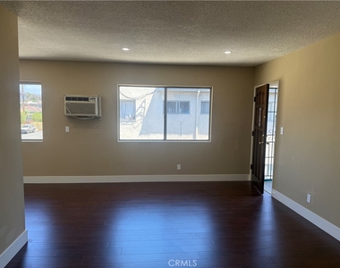 600 E Acacia Avenue - Photo Thumbnail 1
