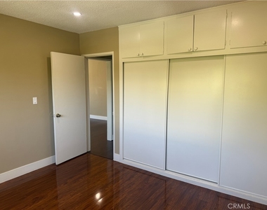 600 E Acacia Avenue - Photo Thumbnail 14