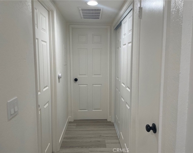 1131 S Alta Vista Avenue - Photo Thumbnail 14
