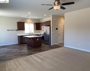 3636 Landmark Cir - Photo Thumbnail 3