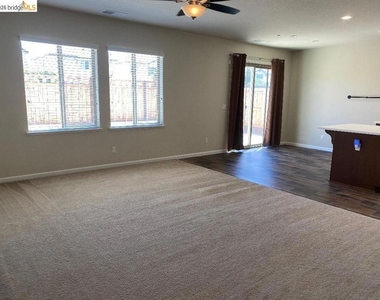 3636 Landmark Cir - Photo Thumbnail 2
