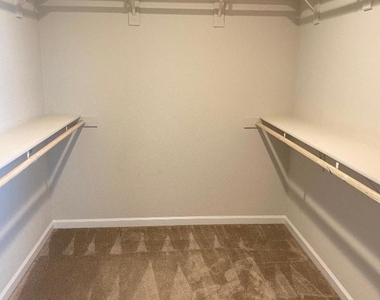 3636 Landmark Cir - Photo Thumbnail 17