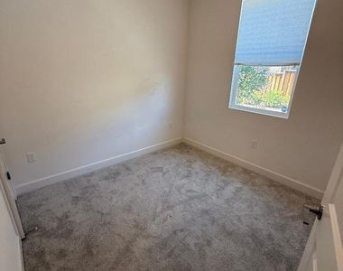 85 Savannah Ln - Photo Thumbnail 4
