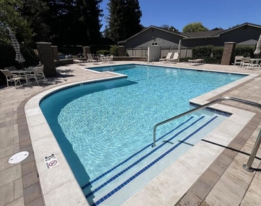 701 Glen Eagle Ct - Photo Thumbnail 29