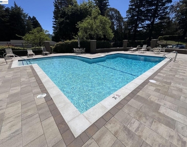 701 Glen Eagle Ct - Photo Thumbnail 27