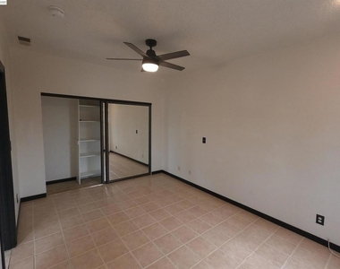 692 45th St - Photo Thumbnail 9