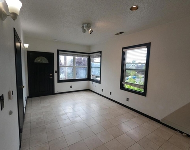 692 45th St - Photo Thumbnail 6