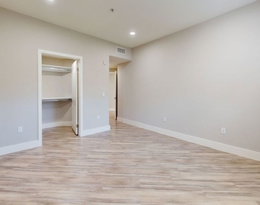 6280 W 3rd Street - Photo Thumbnail 5