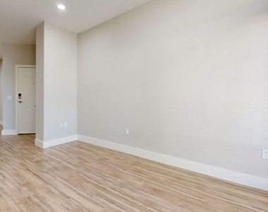 6260 W 3rd Street - Photo Thumbnail 2
