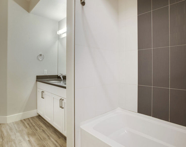 6260 W 3rd Street - Photo Thumbnail 7