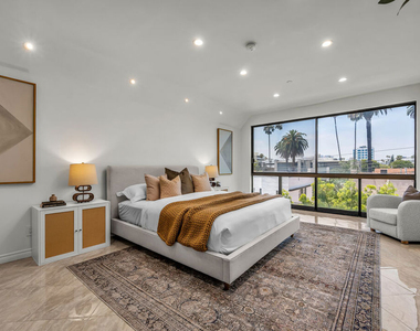 125 N Gale Drive - Photo Thumbnail 6