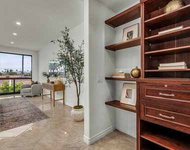 125 N Gale Drive - Photo Thumbnail 7