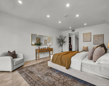 125 N Gale Drive - Photo Thumbnail 8