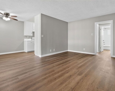 5361 Russell Avenue - Photo Thumbnail 13