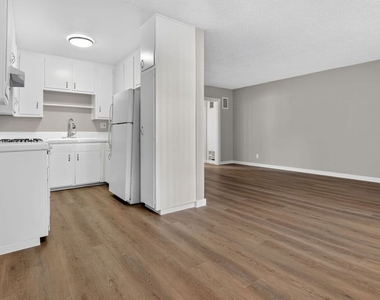 5361 Russell Avenue - Photo Thumbnail 12