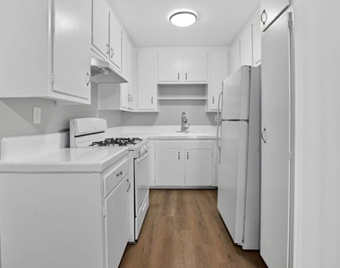 5361 Russell Avenue - Photo Thumbnail 2