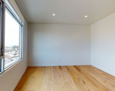 938 S Orange Grove Avenue - Photo Thumbnail 17