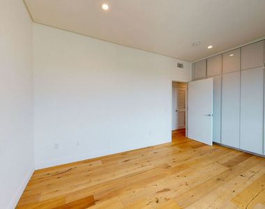 938 S Orange Grove Avenue - Photo Thumbnail 19