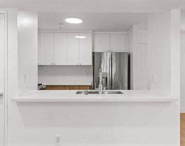 16100 W Sunset Boulevard - Photo Thumbnail 10