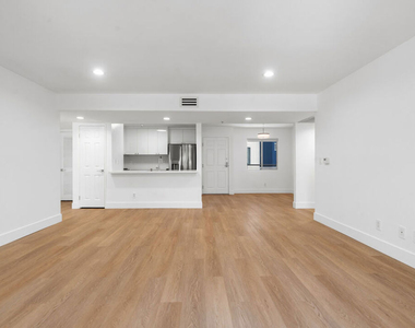 16100 W Sunset Boulevard - Photo Thumbnail 8