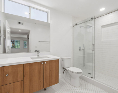 16100 W Sunset Boulevard - Photo Thumbnail 17