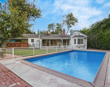 12811 Cumpston Street - Photo Thumbnail 33